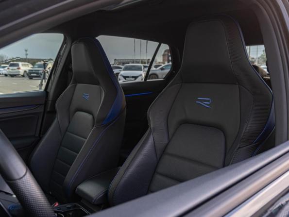 Volkswagen Golf R VIII с пробегом 2023 года, цена 6 200 000 рублей, 23644 км, хэтчбек, Автокод Объявления