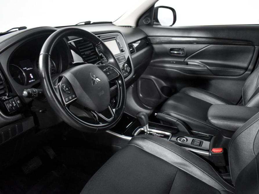 Mitsubishi Outlander III Рестайлинг 2 Санкт-Петербург  - изображение 10