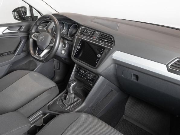 Volkswagen Tiguan II Рестайлинг с пробегом 2021 года, цена 2 844 400 рублей, 54729 км, внедорожник, Автокод Объявления