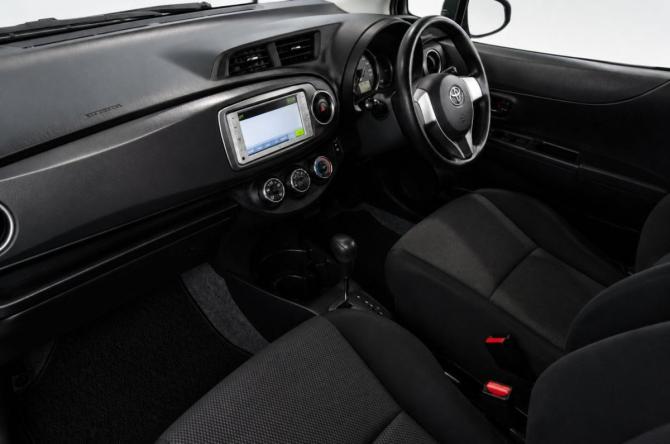 Toyota Vitz III (XP130) с пробегом 2013 года, цена 799 000 рублей, 192200 км, хэтчбек, Автокод Объявления