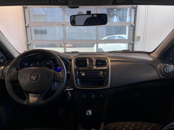 Renault Logan II с пробегом 2017 года, цена 306 200 рублей, 329356 км, седан, Автокод Объявления
