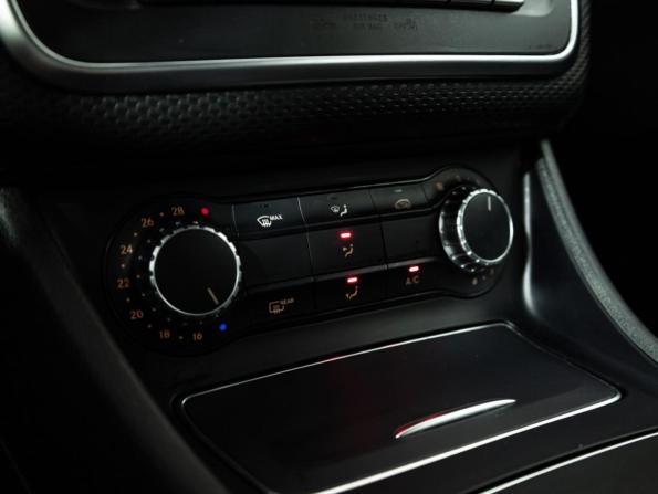 Mercedes-Benz A-Класс III (W176) Рестайлинг с пробегом 2016 года, цена 1 839 700 рублей, 82730 км, хэтчбек, Автокод Объявления