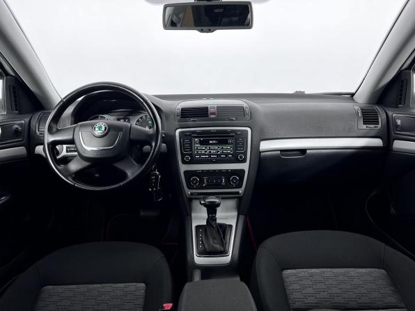 Skoda Octavia II (A5) Рестайлинг с пробегом 2012 года, цена 700 000 рублей, 270000 км, лифтбек, Автокод Объявления