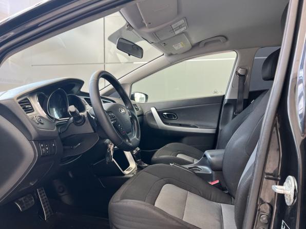 Kia Ceed II с пробегом 2013 года, цена 919 000 рублей, 229997 км, универсал, Автокод Объявления