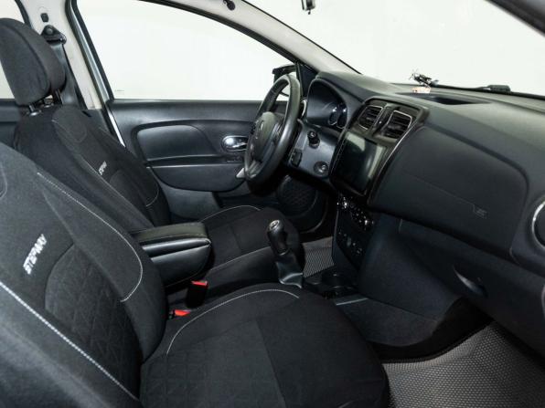 Renault Sandero II с пробегом 2016 года, цена 840 000 рублей, 89150 км, хэтчбек, Автокод Объявления