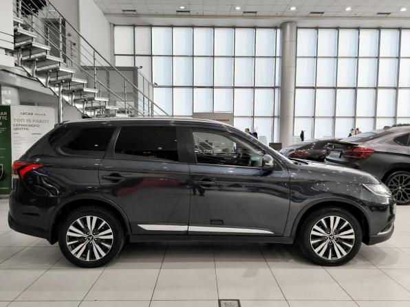 Mitsubishi Outlander III Рестайлинг 3 с пробегом 2020 года, цена 2 050 000 рублей, 174939 км, внедорожник, Автокод Объявления