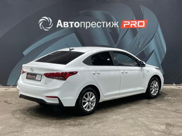 Hyundai Solaris II с пробегом 2018 года, цена 1 430 000 рублей, 138067 км, седан, Автокод Объявления