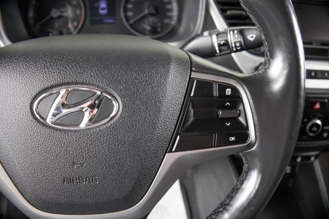 Hyundai Solaris II с пробегом 2017 года, цена 1 249 000 рублей, 170300 км, седан, Автокод Объявления
