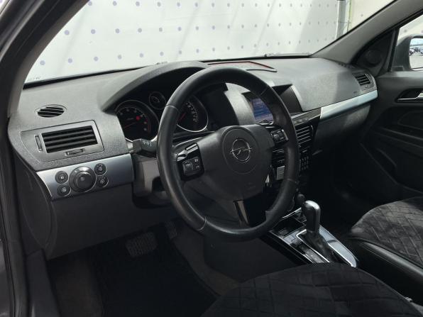 Opel Astra H Рестайлинг с пробегом 2011 года, цена 520 000 рублей, 181403 км, седан, Автокод Объявления