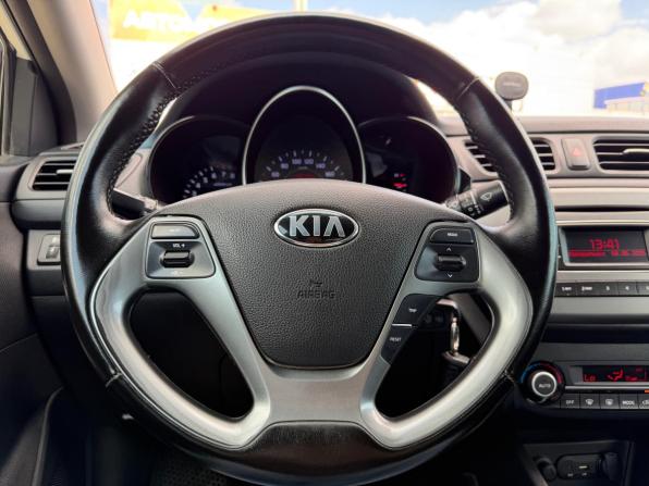 Kia Rio III Рестайлинг с пробегом 2016 года, цена 930 000 рублей, 172000 км, седан, Автокод Объявления