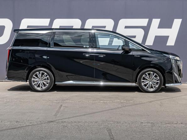 GAC Trumpchi M8 II с пробегом 2026 года, цена 5 250 000 рублей, 30 км, минивэн, Автокод Объявления