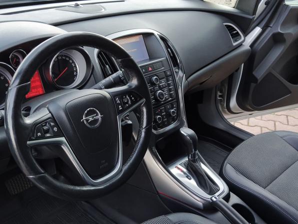 Opel Astra J Рестайлинг с пробегом 2012 года, цена 800 000 рублей, 138503 км, хэтчбек, Автокод Объявления