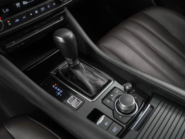 Mazda 6 III (GJ) Рестайлинг 2 с пробегом 2019 года, цена 2 420 999 рублей, 111880 км, седан, Автокод Объявления