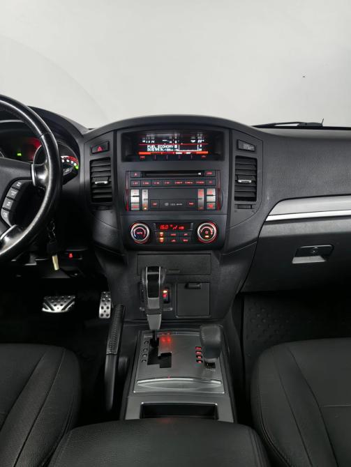 Mitsubishi Pajero IV Рестайлинг 1 Москва  - изображение 12