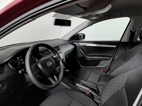 Skoda Octavia III (A7) Рестайлинг с пробегом 2017 года, цена 1 450 000 рублей, 221762 км, лифтбек, Автокод Объявления