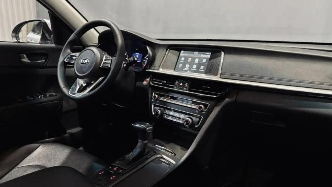 Kia K5 II с пробегом 2018 года, цена 1 740 000 рублей, 102000 км, седан, Автокод Объявления