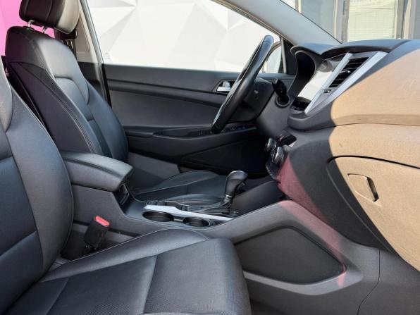 Hyundai Tucson III с пробегом 2017 года, цена 1 340 000 рублей, 278135 км, внедорожник, Автокод Объявления