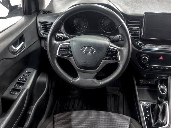 Hyundai Solaris II Рестайлинг с пробегом 2021 года, цена 1 899 900 рублей, 67000 км, седан, Автокод Объявления