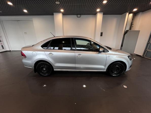 Volkswagen Polo V с пробегом 2015 года, цена 690 000 рублей, 240739 км, седан, Автокод Объявления