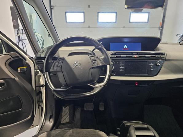 Citroen C4 Picasso II Рестайлинг с пробегом 2017 года, цена 1 179 000 рублей, 114642 км, компактвэн, Автокод Объявления