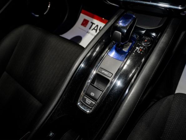 Honda Vezel I с пробегом 2014 года, цена 1 475 000 рублей, 125800 км, внедорожник, Автокод Объявления