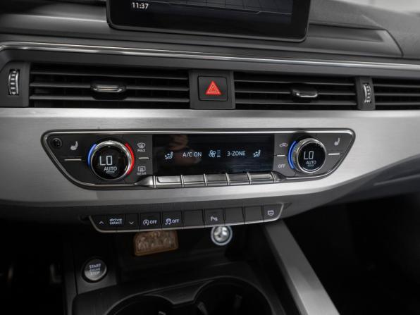 Audi A4 V (B9) Рестайлинг с пробегом 2019 года, цена 2 890 000 рублей, 123227 км, седан, Автокод Объявления
