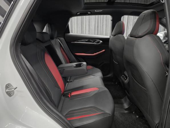Geely Coolray I Рестайлинг с пробегом 2024 года, цена 2 400 000 рублей, 2800 км, внедорожник, Автокод Объявления