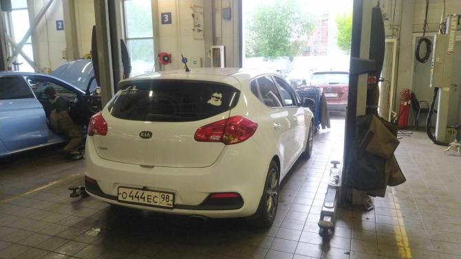 Kia Ceed II с пробегом 2013 года, цена 930 000 рублей, 250305 км, хэтчбек, Автокод Объявления