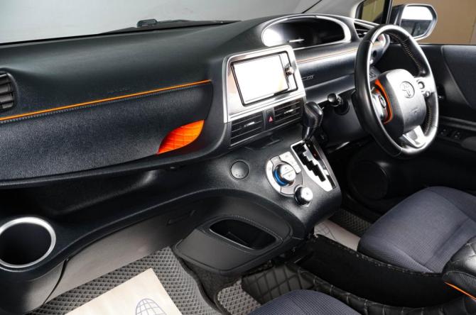 Toyota Sienta II с пробегом 2016 года, цена 1 529 000 рублей, 203600 км, компактвэн, Автокод Объявления