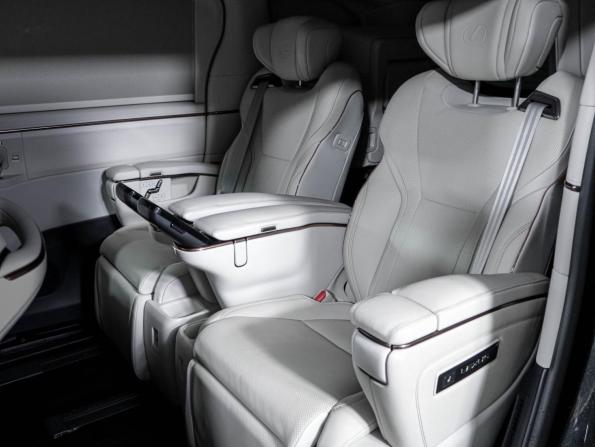 Lexus LM II с пробегом 2024 года, цена 13 000 000 рублей, 5338 км, минивэн, Автокод Объявления