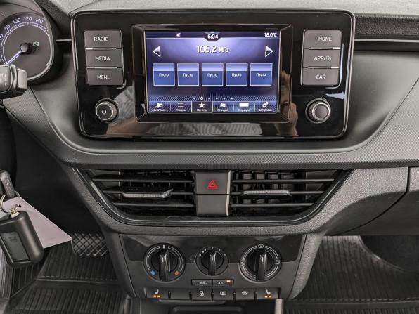Skoda Rapid II с пробегом 2021 года, цена 1 360 000 рублей, 118485 км, лифтбек, Автокод Объявления