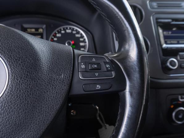 Volkswagen Tiguan I Рестайлинг с пробегом 2014 года, цена 1 292 000 рублей, 215901 км, внедорожник, Автокод Объявления