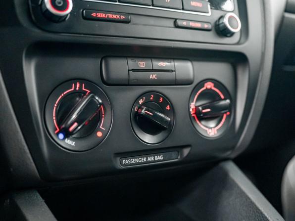 Volkswagen Jetta VI Рестайлинг с пробегом 2014 года, цена 897 000 рублей, 145000 км, седан, Автокод Объявления