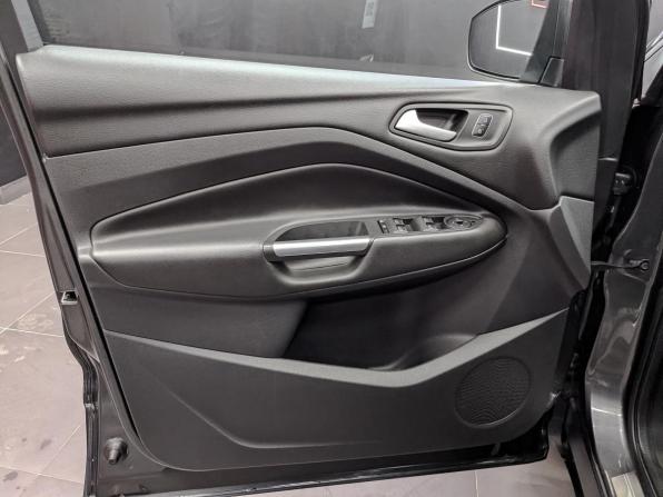 Ford Kuga II Рестайлинг с пробегом 2017 года, цена 1 700 000 рублей, 69916 км, внедорожник, Автокод Объявления