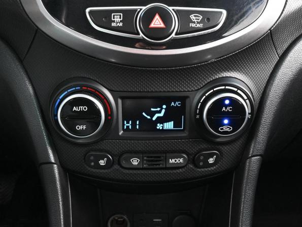 Hyundai Solaris I Рестайлинг с пробегом 2015 года, цена 959 000 рублей, 157132 км, седан, Автокод Объявления