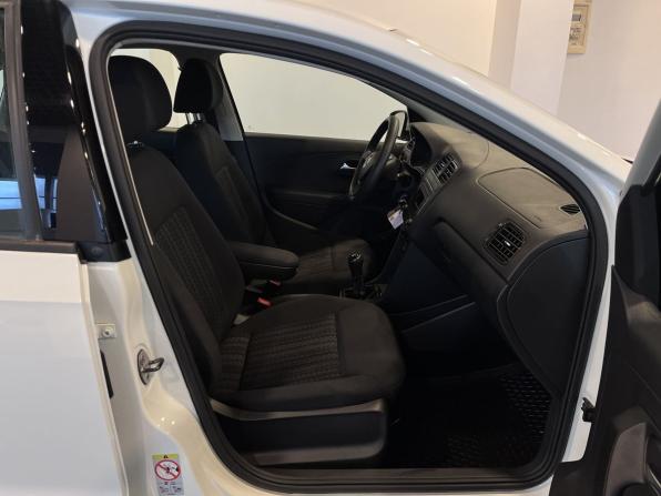 Volkswagen Polo V Рестайлинг с пробегом 2019 года, цена 1 375 000 рублей, 77302 км, седан, Автокод Объявления