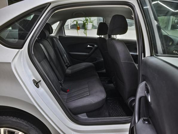 Volkswagen Polo V Рестайлинг с пробегом 2016 года, цена 989 000 рублей, 198982 км, седан, Автокод Объявления