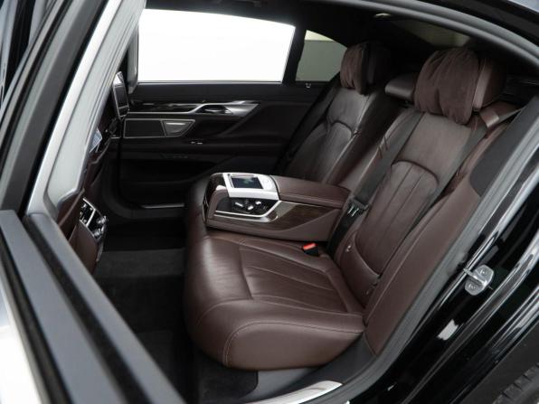 BMW 7 серии VI (G11/G12) Рестайлинг с пробегом 2019 года, цена 5 199 046 рублей, 128274 км, седан, Автокод Объявления