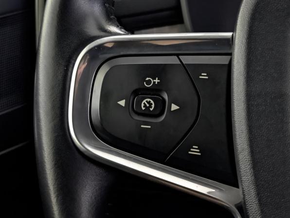 Volvo XC40 I с пробегом 2018 года, цена 2 190 000 рублей, 176314 км, внедорожник, Автокод Объявления
