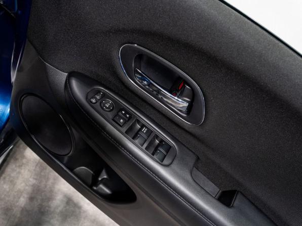 Honda Vezel I с пробегом 2017 года, цена 1 645 000 рублей, 131000 км, внедорожник, Автокод Объявления