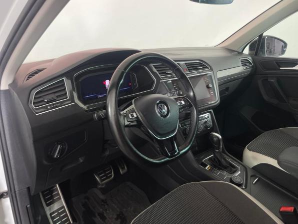Volkswagen Tiguan II с пробегом 2019 года, цена 2 032 000 рублей, 201288 км, внедорожник, Автокод Объявления
