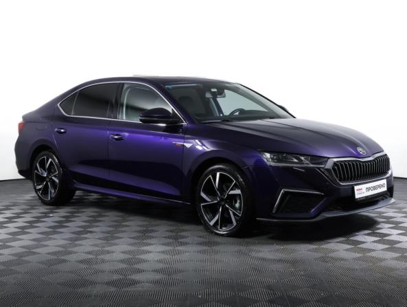 Skoda Octavia IV (A8) с пробегом 2021 года, цена 2 490 000 рублей, 82177 км, лифтбек, Автокод Объявления