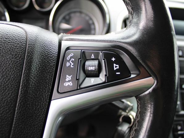 Opel Astra J с пробегом 2012 года, цена 610 000 рублей, 176169 км, хэтчбек, Автокод Объявления