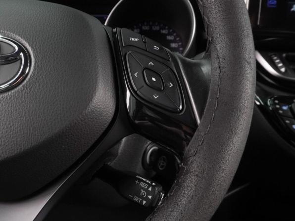 Toyota C-HR I Рестайлинг с пробегом 2019 года, цена 2 229 000 рублей, 135353 км, внедорожник, Автокод Объявления