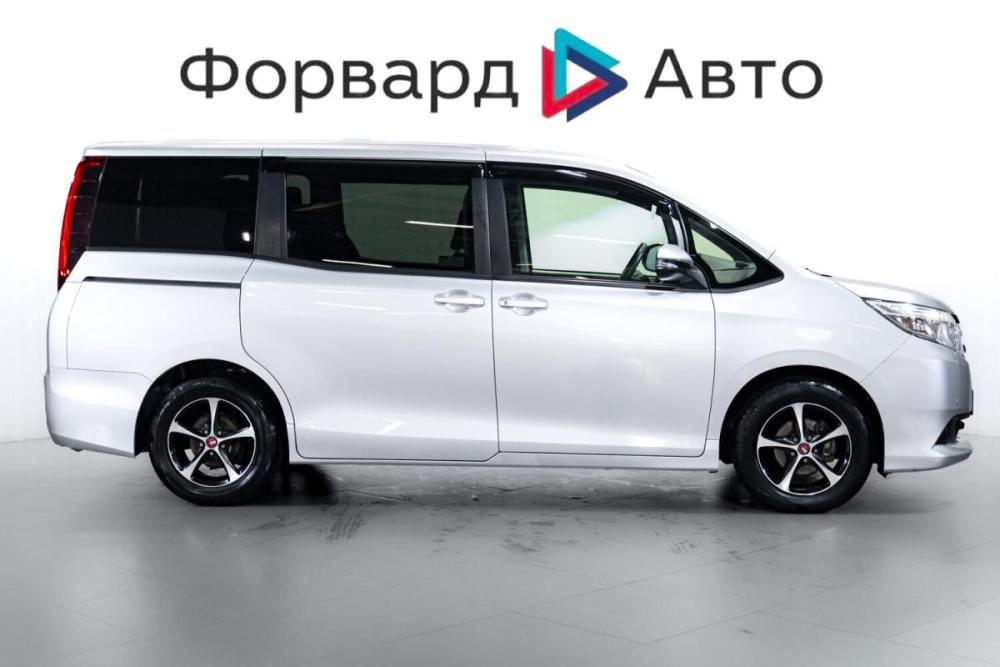 Toyota Noah III (R80) Тюмень  - изображение 9
