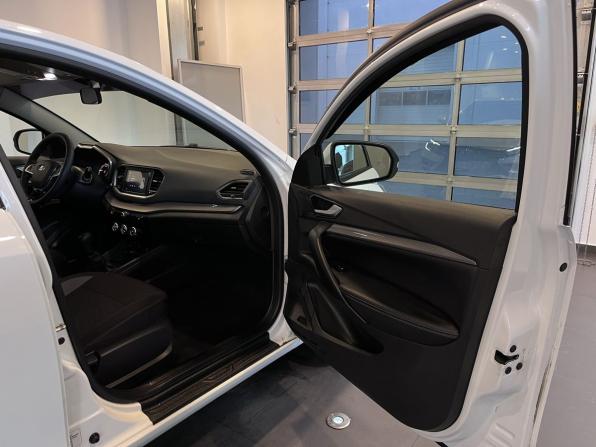 Lada (ВАЗ) Vesta I Рестайлинг (NG) с пробегом 2023 года, цена 1 420 000 рублей, 32779 км, седан, Автокод Объявления