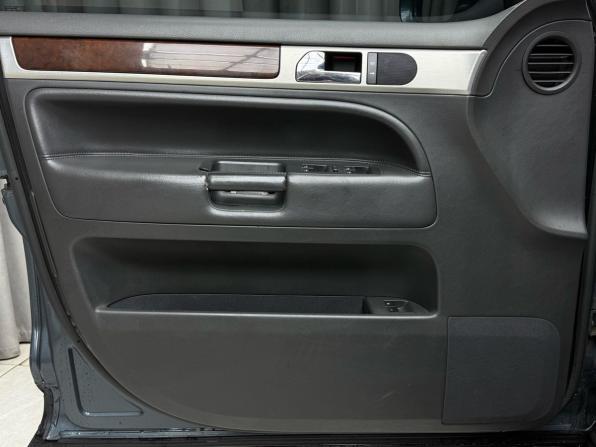 Volkswagen Touareg I Рестайлинг с пробегом 2007 года, цена 1 299 000 рублей, 310985 км, внедорожник, Автокод Объявления