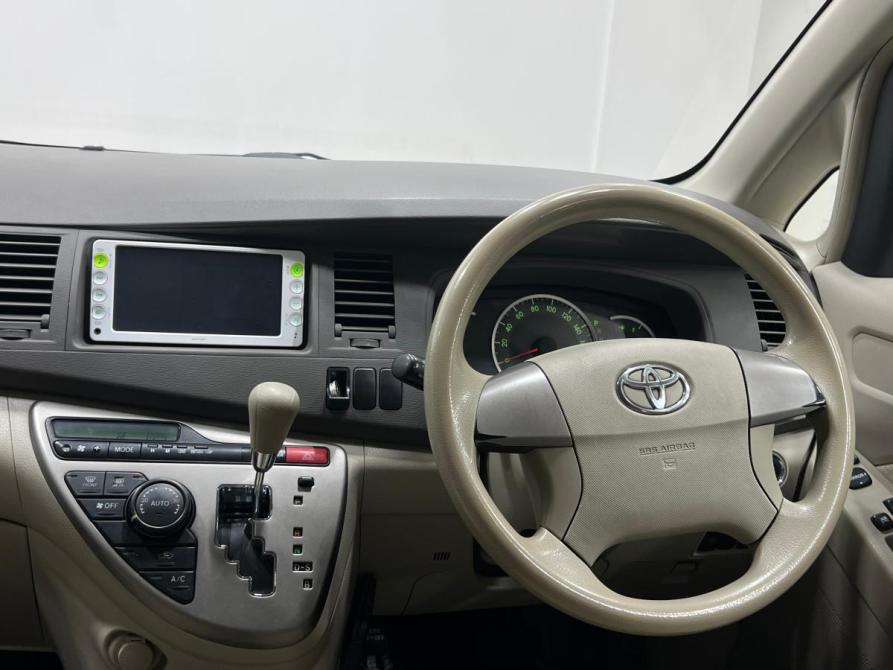 Toyota ISis I Рестайлинг Кемерово  - изображение 6