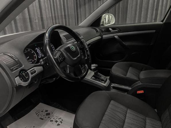 Skoda Octavia II (A5) Рестайлинг с пробегом 2012 года, цена 849 000 рублей, 199000 км, лифтбек, Автокод Объявления