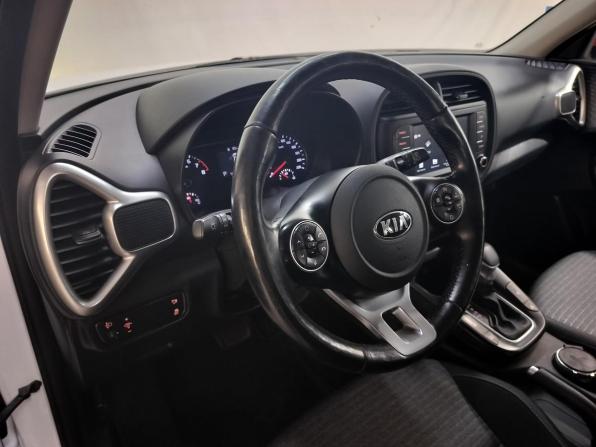 Kia Soul II Рестайлинг с пробегом 2019 года, цена 1 590 000 рублей, 206000 км, хэтчбек, Автокод Объявления